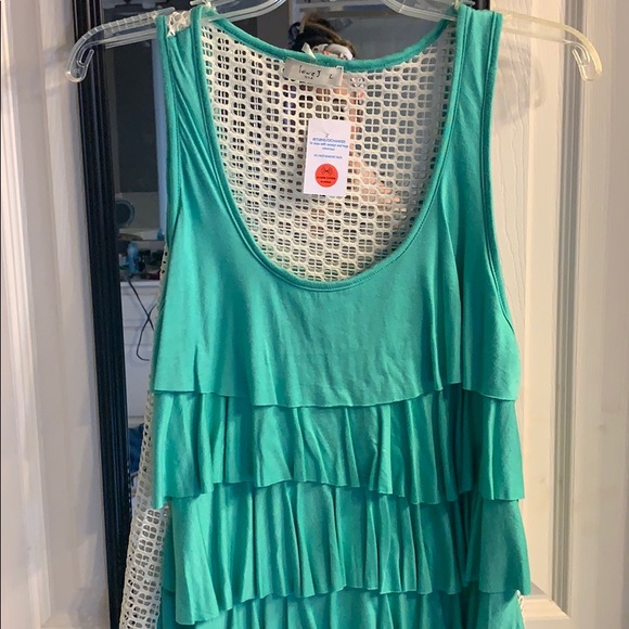 Top with necklace not included - Picture 4 of 4